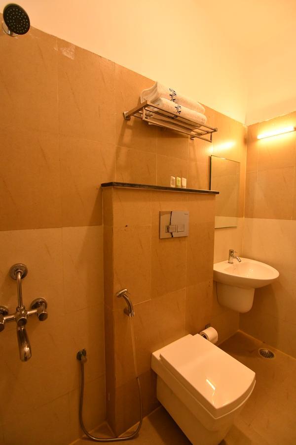 Lake View Hotel Madurai Ngoại thất bức ảnh