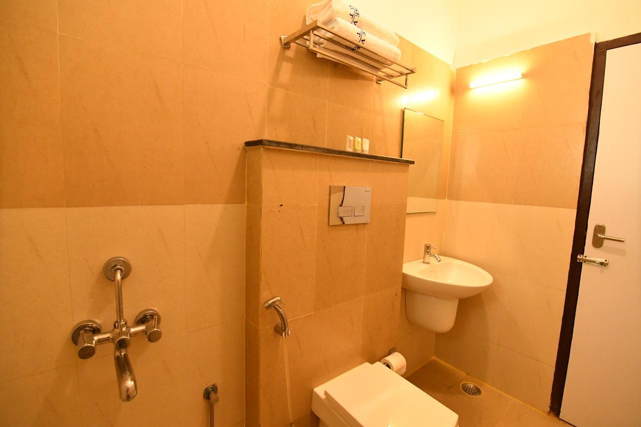 Lake View Hotel Madurai Ngoại thất bức ảnh