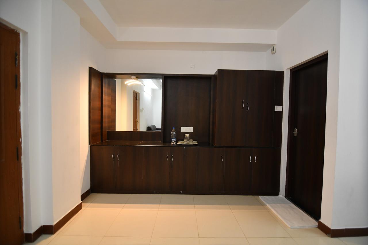 Lake View Hotel Madurai Ngoại thất bức ảnh