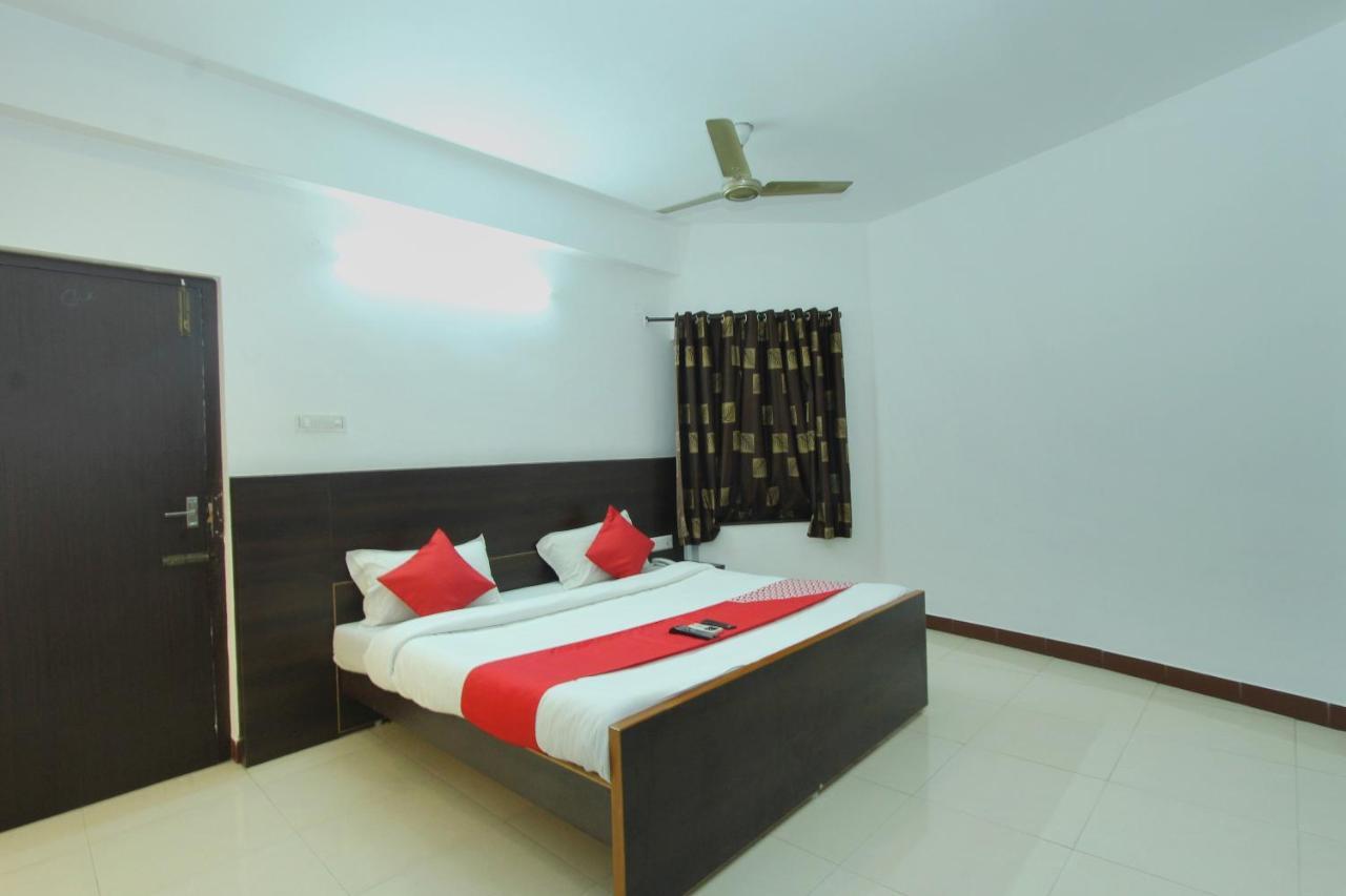 Lake View Hotel Madurai Ngoại thất bức ảnh