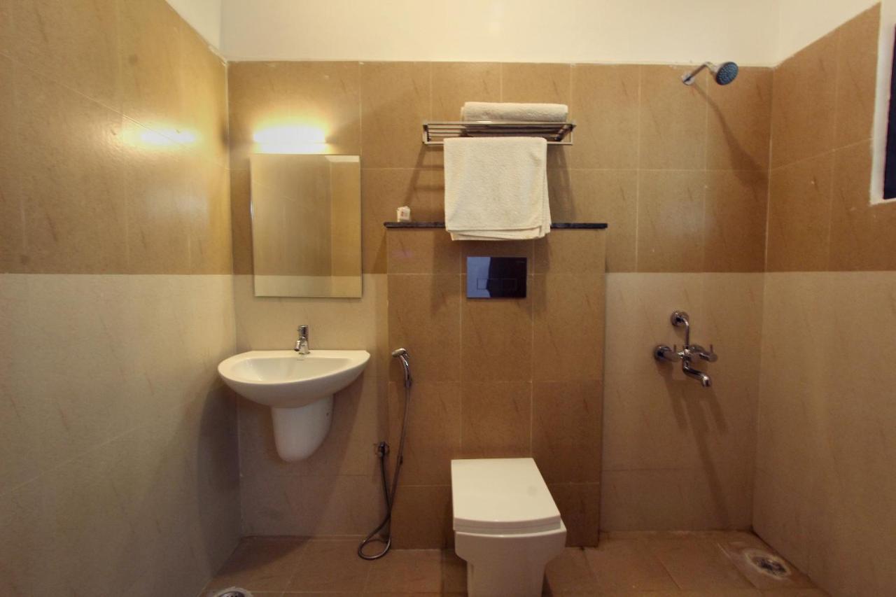 Lake View Hotel Madurai Ngoại thất bức ảnh