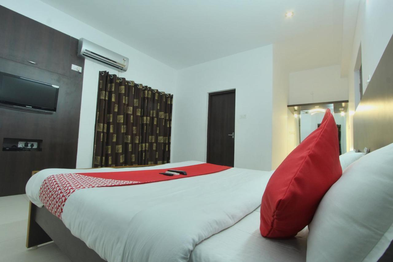 Lake View Hotel Madurai Ngoại thất bức ảnh