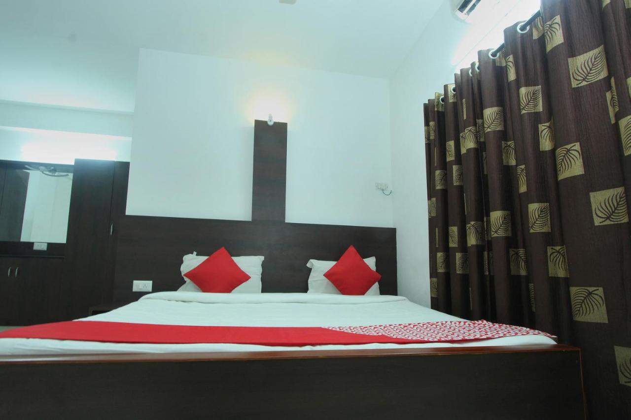 Lake View Hotel Madurai Ngoại thất bức ảnh